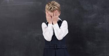 Deti šikanujú dieťa v škole